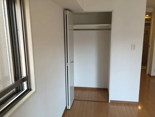 収納　リノベ前の写真です