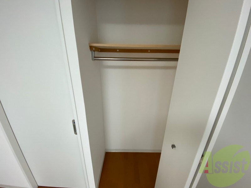 収納　寝室にあったクローゼット。荷物がたくさんあっても大丈夫。
