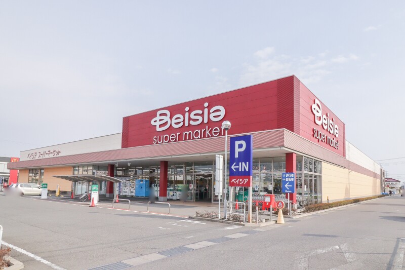 スーパー　ベイシアスーパーマーケット伊勢崎BP店（スーパー）まで686m
