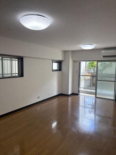 居室・リビング　※別部屋参考写真