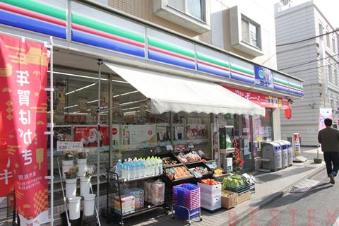 コンビニ　ローソン・スリーエフ台東谷中三丁目店（コンビニ）まで185m