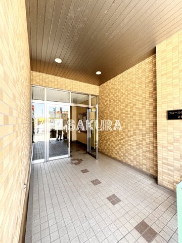エントランス　お洒落な建物デザイン♪