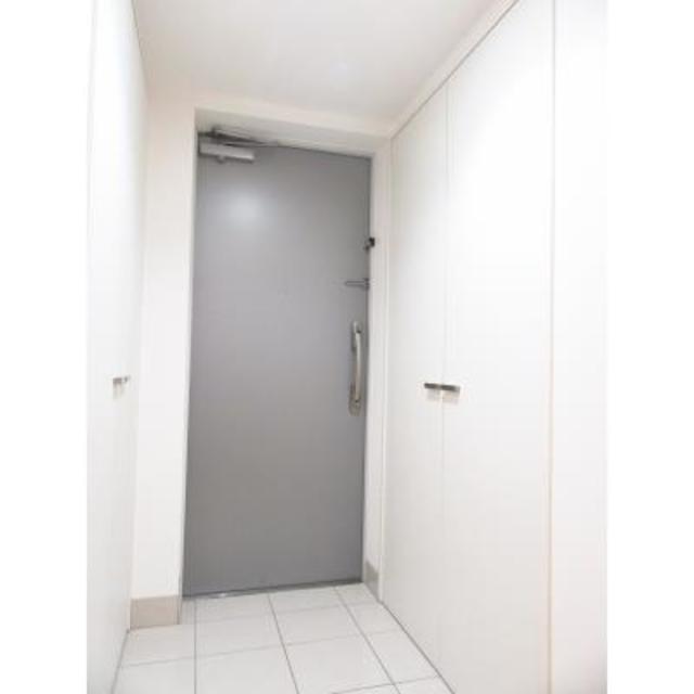 玄関　※写真は同タイプ住戸です。