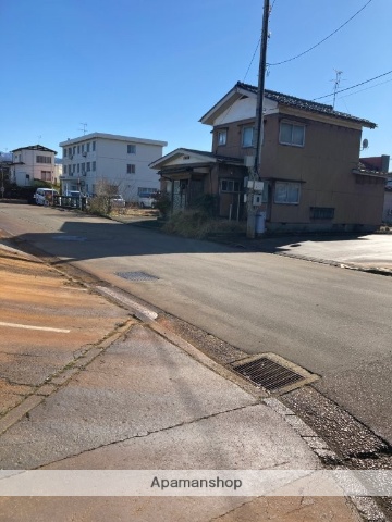 その他　前面道路（その他）まで0m