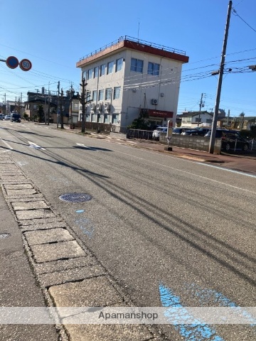 その他　前面道路（その他）まで0m