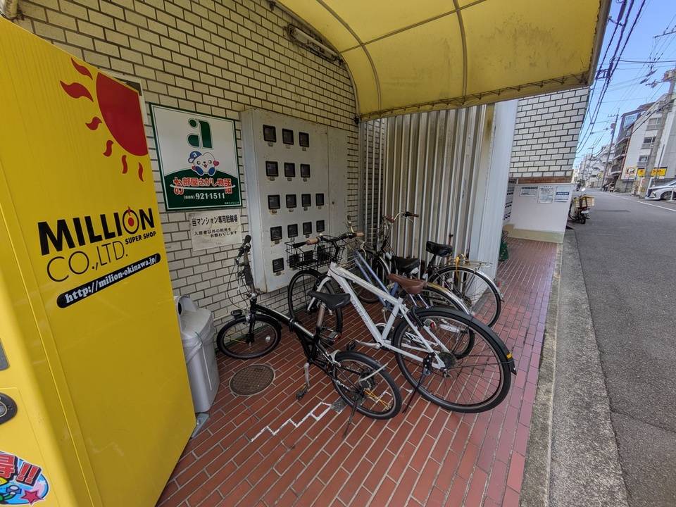 駐車場　駐輪場