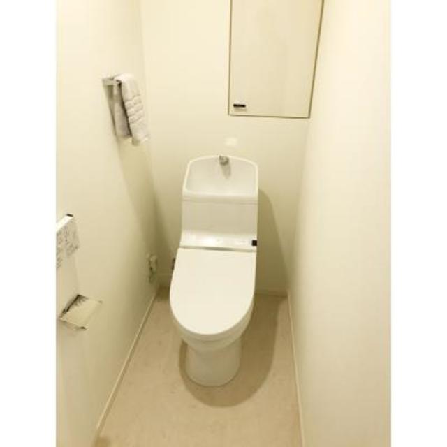 トイレ　※写真は同タイプ住戸です。