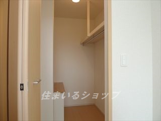 収納　ウォークインクローゼット