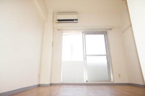 居室・リビング　明るいお部屋ですよ