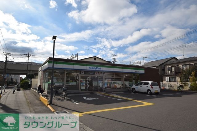 コンビニ　ファミリーマート草加旭町二丁目店（コンビニ）まで544m