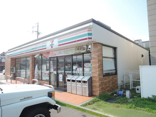 コンビニ　セブンイレブン（コンビニ）まで507m