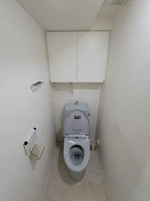 トイレ　温水洗浄便座