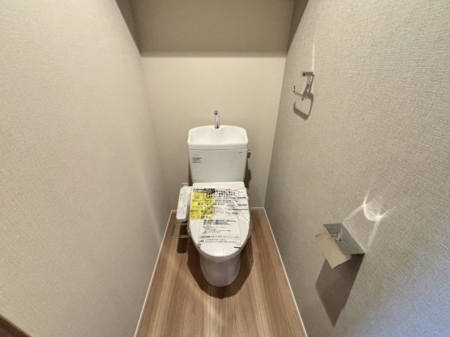 トイレ　※別号室参考写真