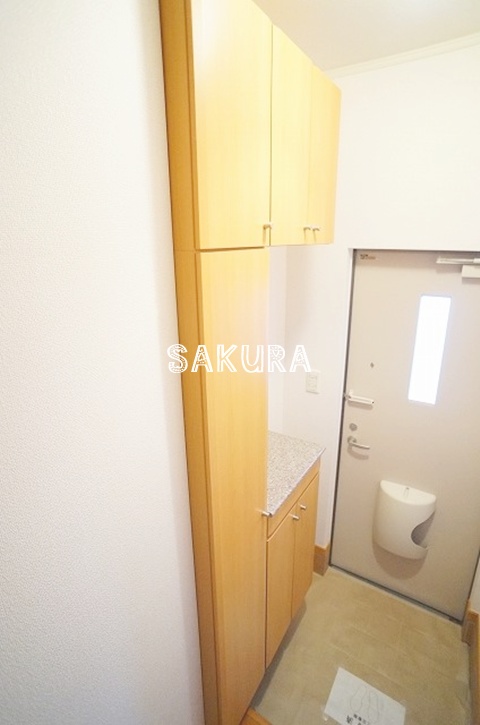 玄関　ゆとりのある玄関スペースです♪