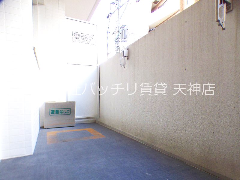 バルコニー　別号室写真の為現況を優先致します。