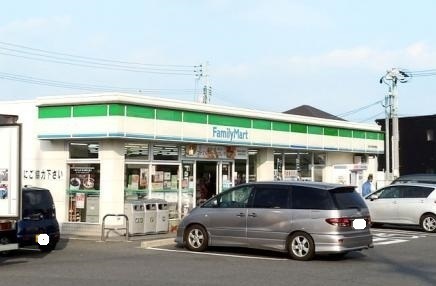 コンビニ　ファミリ－マ－ト（コンビニ）まで600m