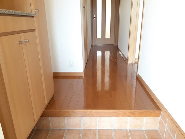 玄関　☆シューズボックスがあります☆