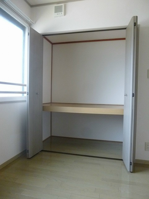 収納　画像は201号室です（参考）