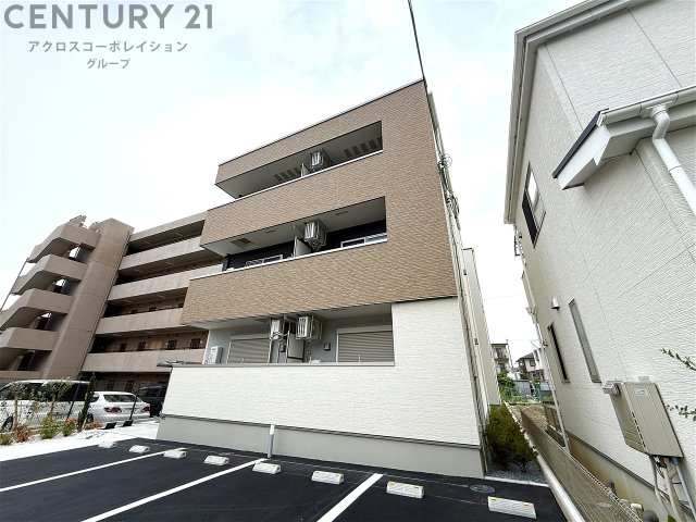建物外観　安心のオートロック付きです♪