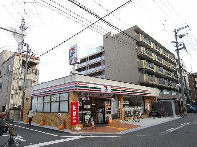 コンビニ　セブンイレブン（コンビニ）まで243m