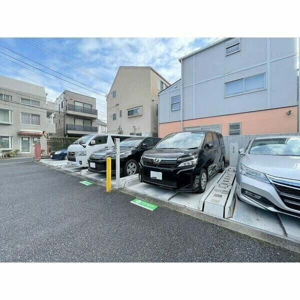 駐車場　目黒本町マンション
