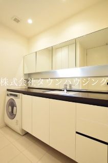 洗面設備　お問合せは(株)タウンハウジングレジデンス事業部　赤坂店・…