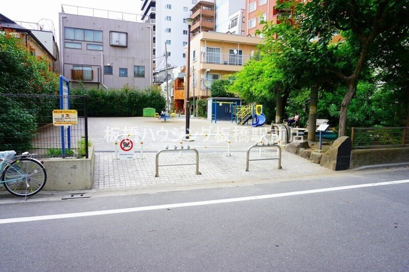 公園　公園（公園）まで207m