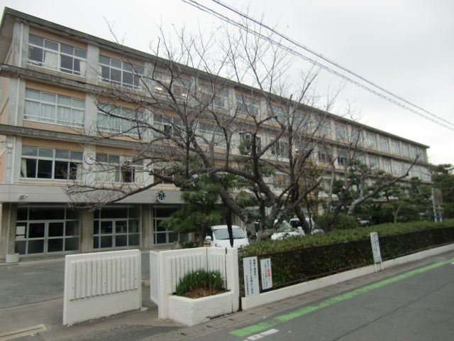 小学校　浜松市立鴨江小学校（小学校）まで501m