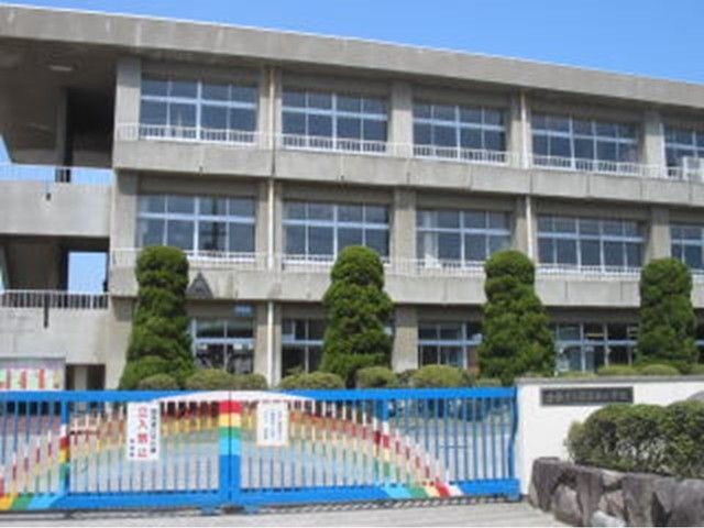 小学校　琴浦西小学校（小学校）まで900m