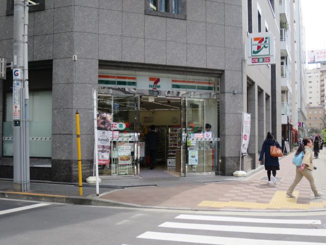 コンビニ　セブンイレブン中央区入船3丁目店（コンビニ）まで129m