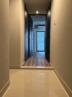 玄関　写真は同タイプ住居です
