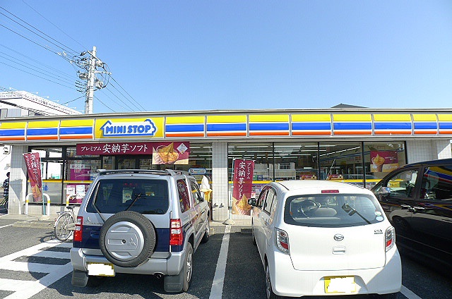 コンビニ　ミニストップ 吉川店（コンビニ）まで98m