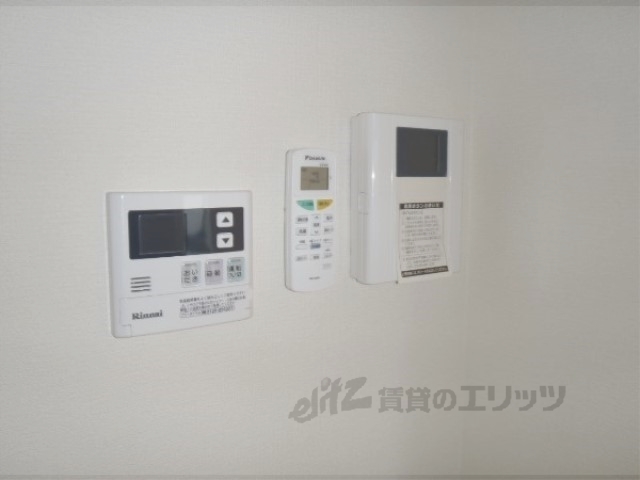 その他設備　給湯器リモコン