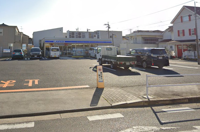 コンビニ　ローソン 昭和高校西店（コンビニ）まで373m