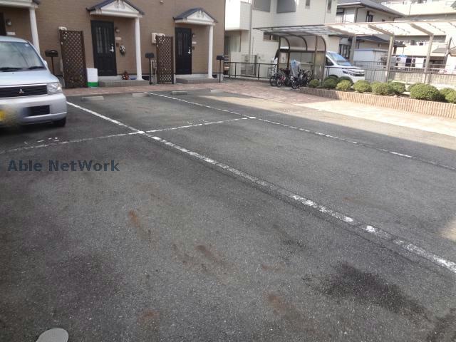 駐車場　駐車場