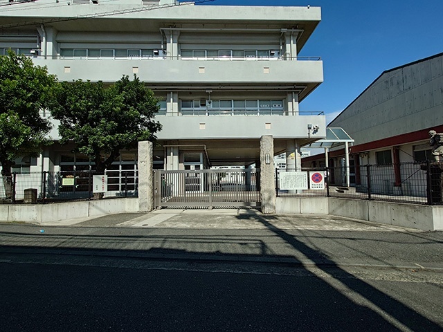 小学校　横浜市立生麦小学校（小学校）まで538m
