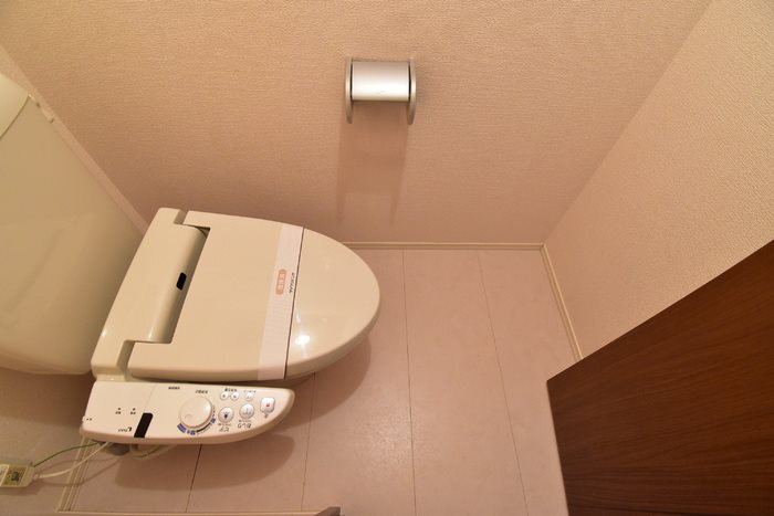 トイレ　温水洗浄便座です。