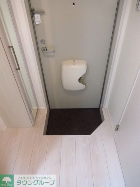 ハーモニーテラス日ノ出町Vの玄関写真
