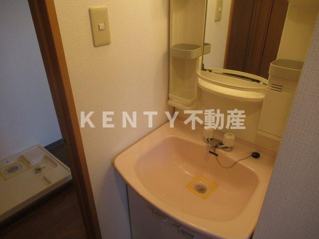 洗面設備　脱衣スペースもあります