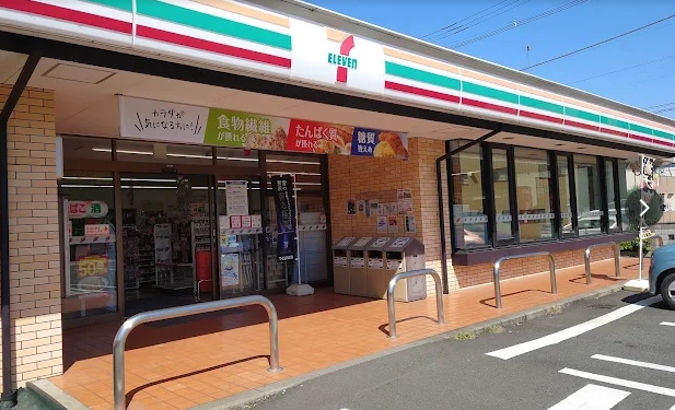 コンビニ　セブンイレブン大和鶴間1丁目店（コンビニ）まで366m