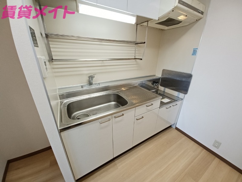 キッチン　別部屋参考写真です