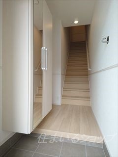 玄関　ミラー付き大型シューズボックス