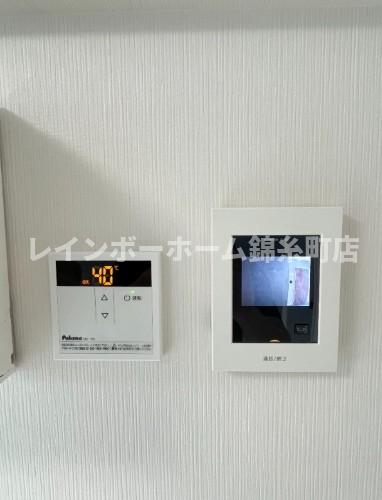 セキュリティ　おしゃれなリビングです 同建物・別間取り