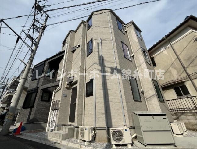 建物外観　外はこのようになっています おしゃれなリビングです 同建物・