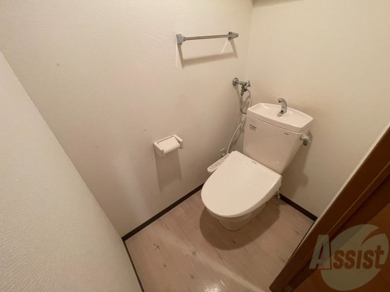 トイレ　トイレです。ウォシュレット付を探している方、おすすめです。