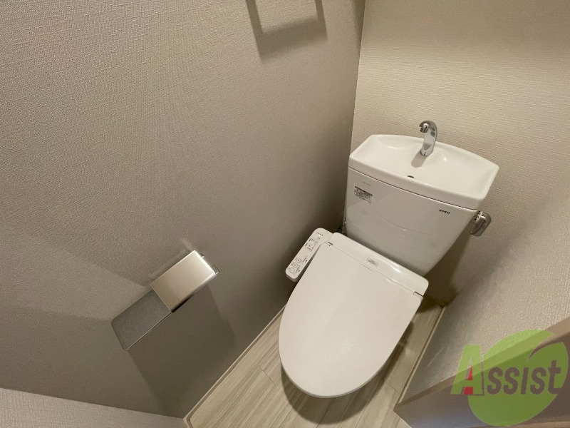 トイレ　こちらはトイレです。清潔感があり、安心して使用できます。