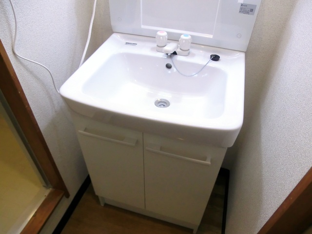 洗面設備　人気の独立洗面台です。