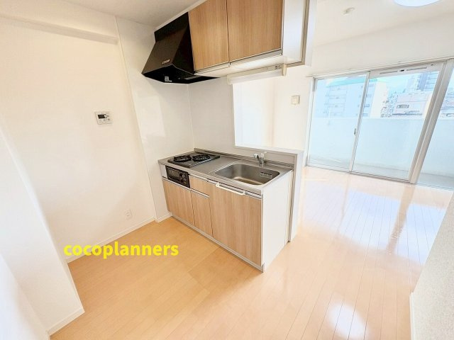 キッチン　※別号室の写真です。現況優先となります。