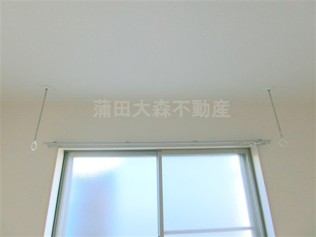 その他設備　室内物干し付き！