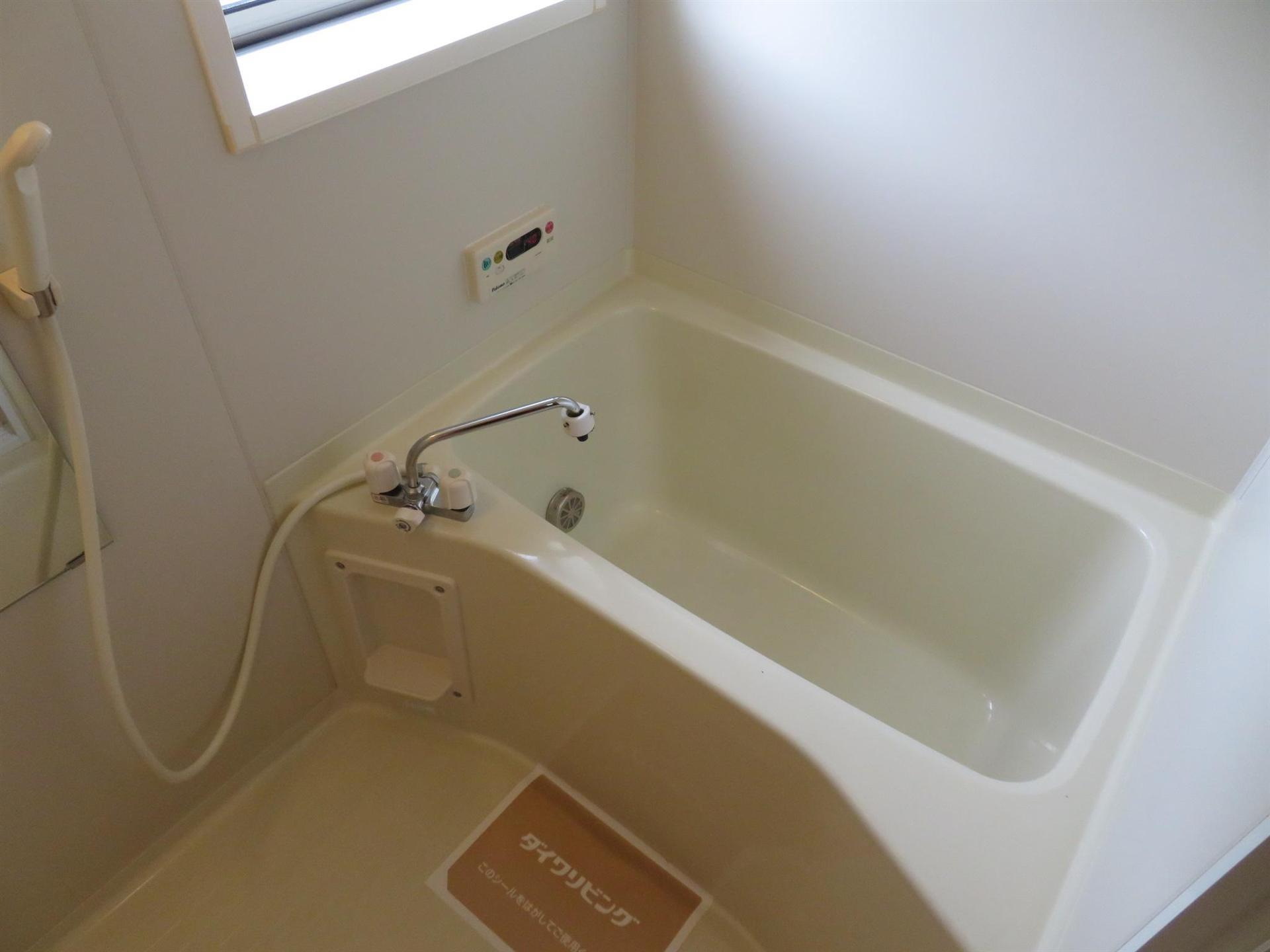 バス・シャワールーム　追い焚き給湯でいつでも温かいお風呂に入れます。